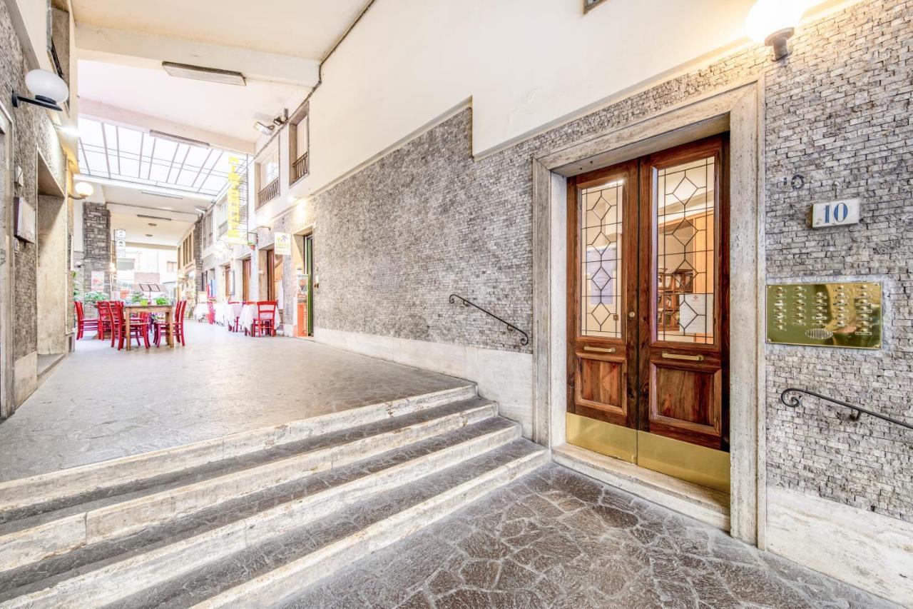 Guesthost - Elegant Ponte Vecchio Apartamento *