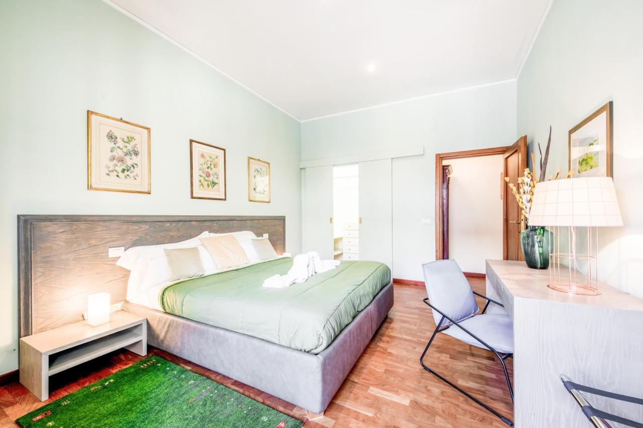 Guesthost - Elegant Ponte Vecchio Apartamento