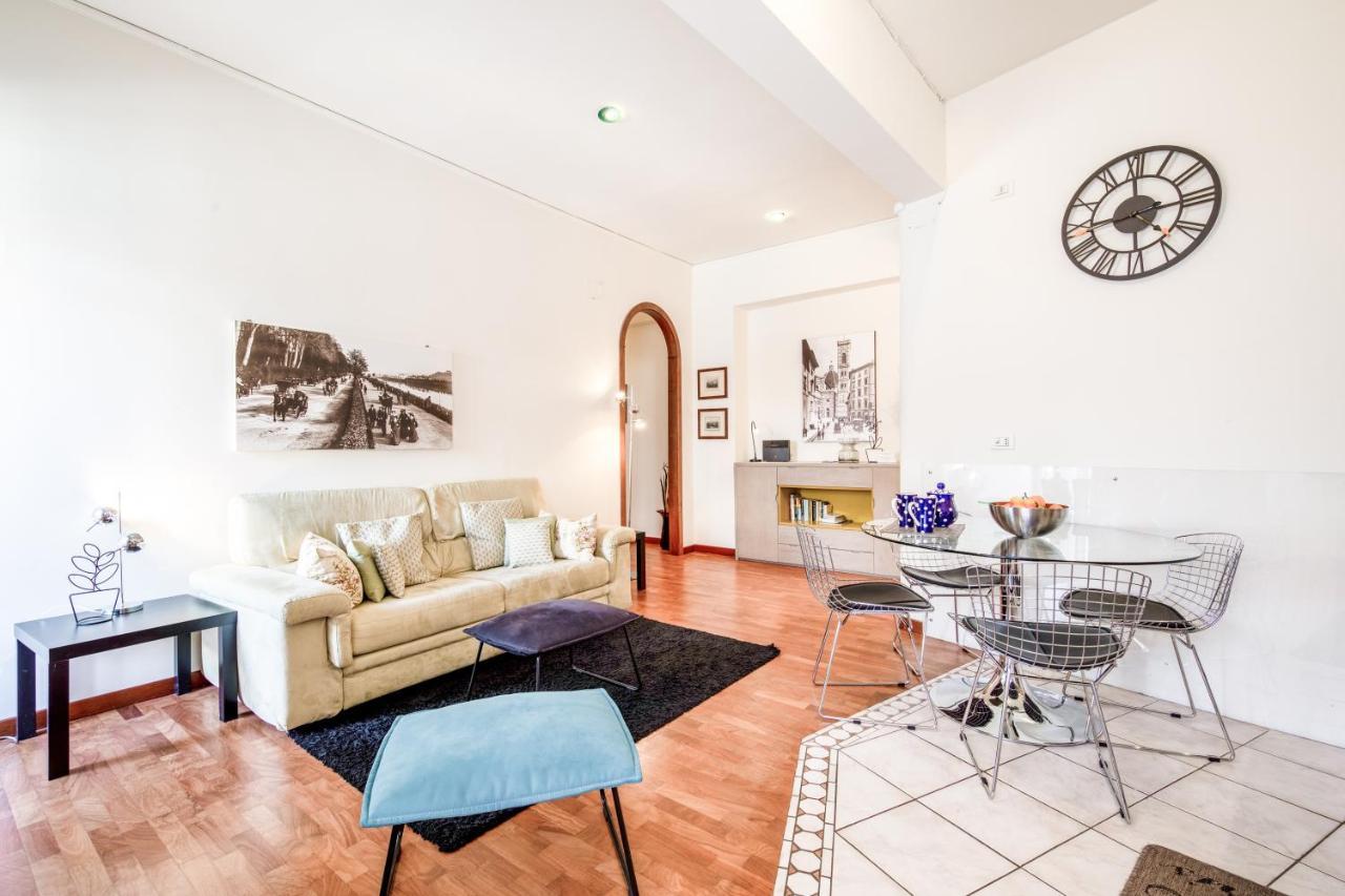 Guesthost - Elegant Ponte Vecchio Apartamento *