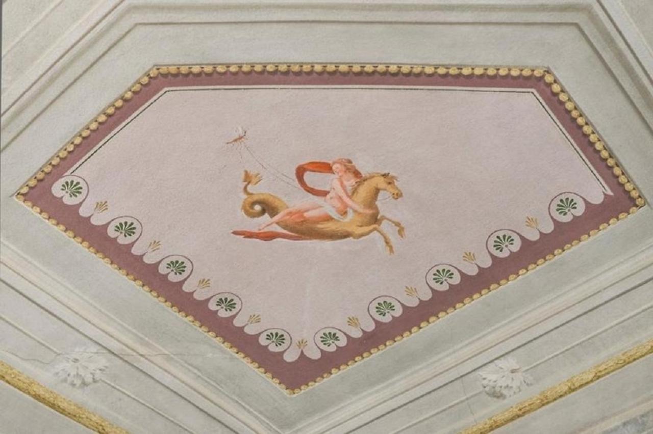 Appartamento Maggio Frescoes