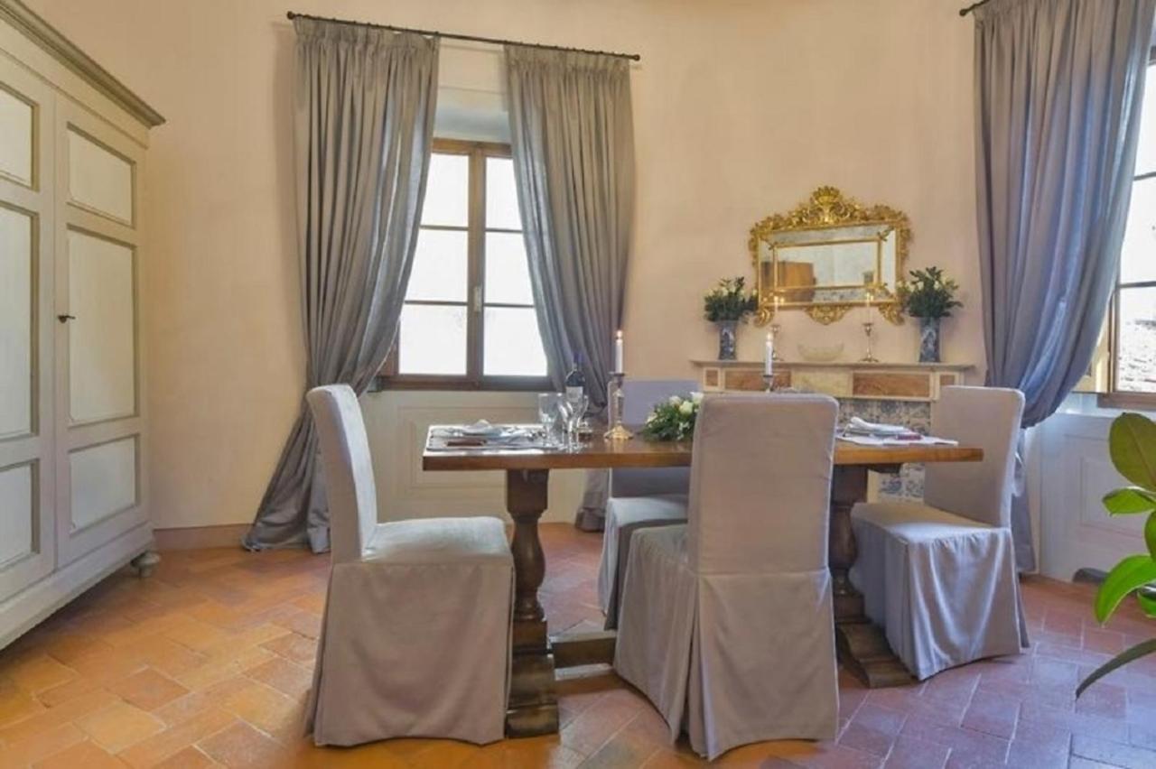 Maggio Frescoes By Vacavilla Appartement