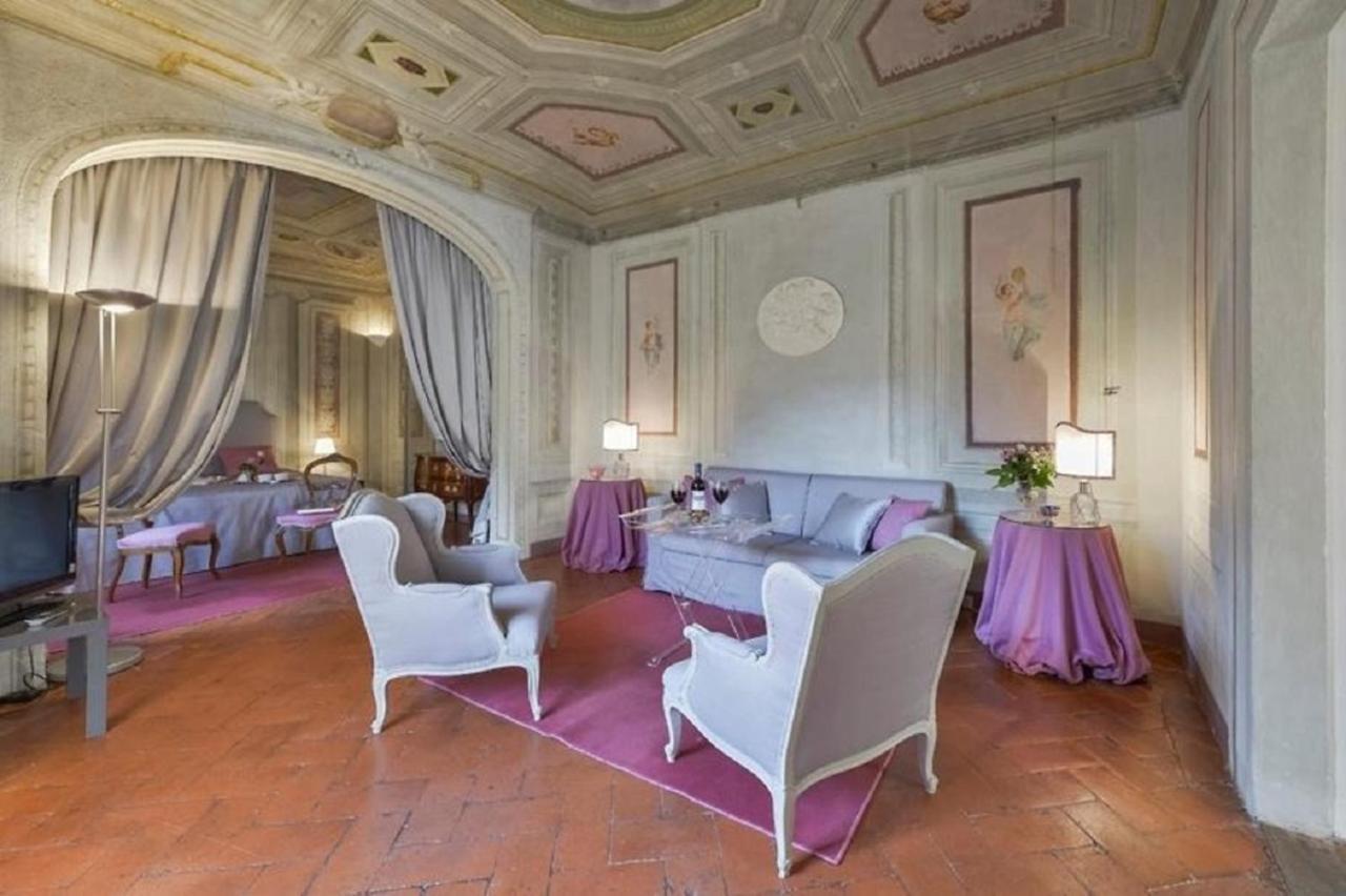 Appartement Maggio Frescoes By Vacavilla