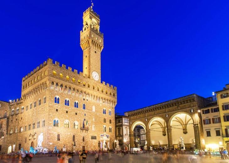 Roberto's Apartment. Piazza Santa Croce. Appartamento