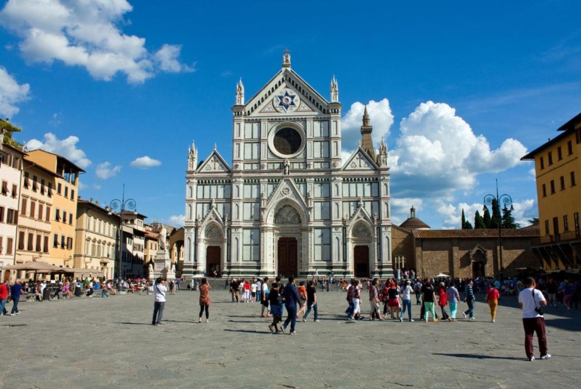 Roberto's Apartment. Piazza Santa Croce. Appartamento Firenze