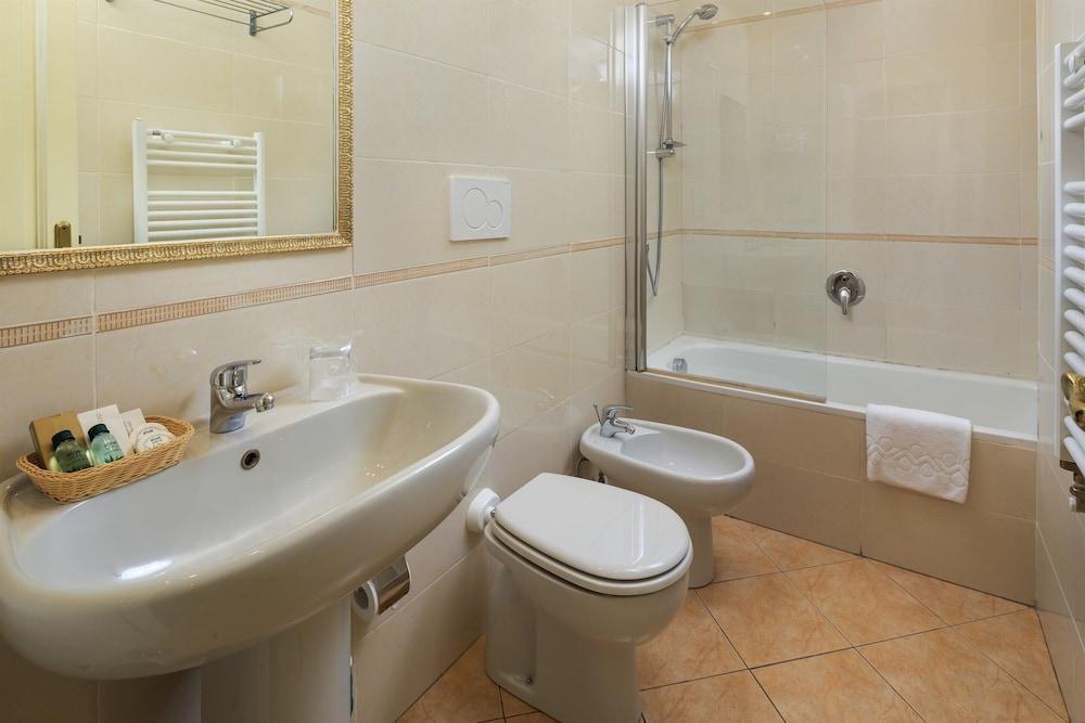 Carlotta Hotel 4*