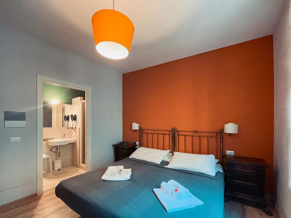 Hotel Azzi