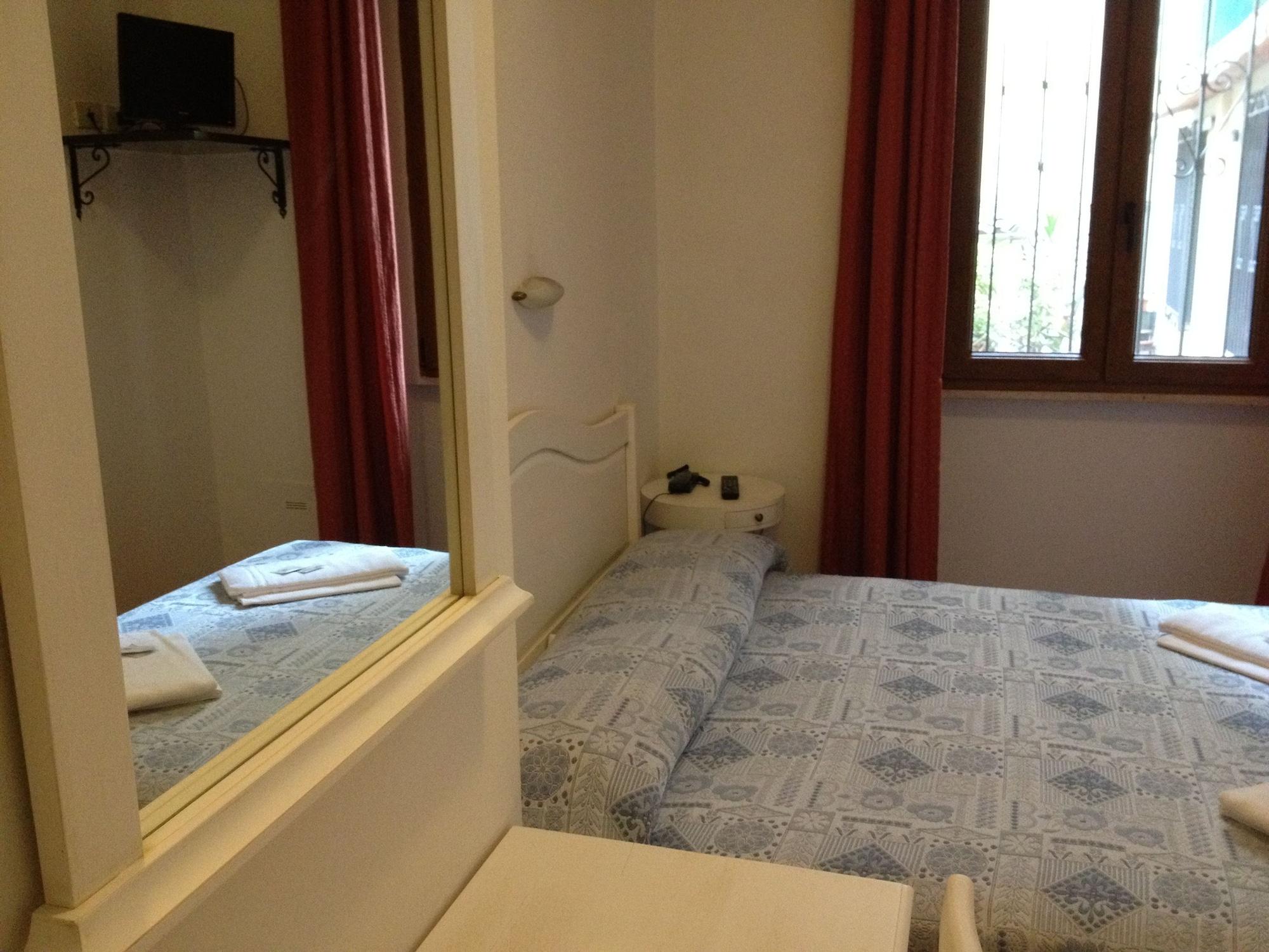 Sonia Hotel *
