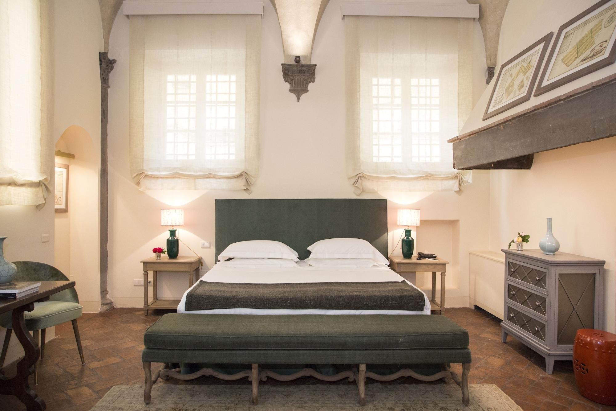 Hotel Al Palazzo Del Marchese Di Camugliano Residenza D'epoca 4*