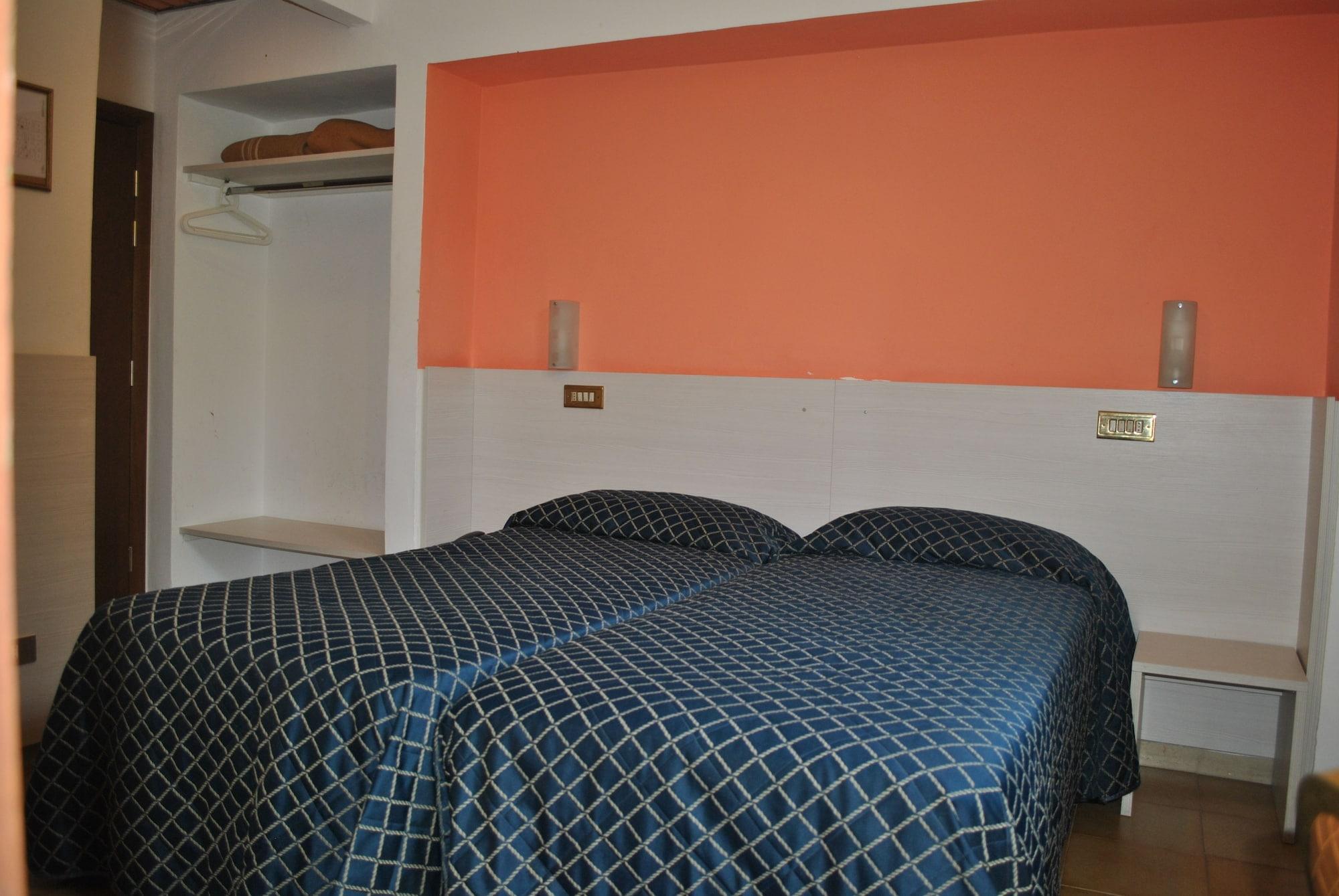 Auto Park Hotell 3*