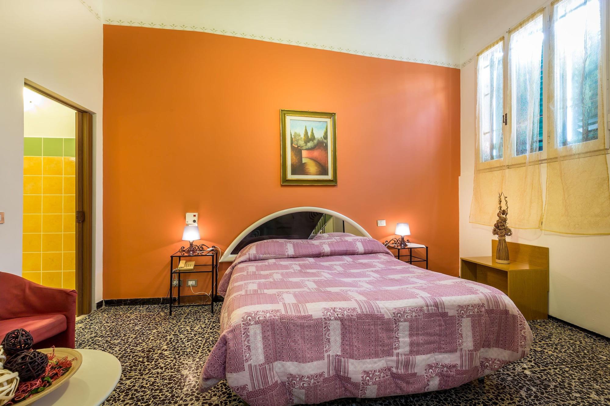 Hotel Ferretti 2*
