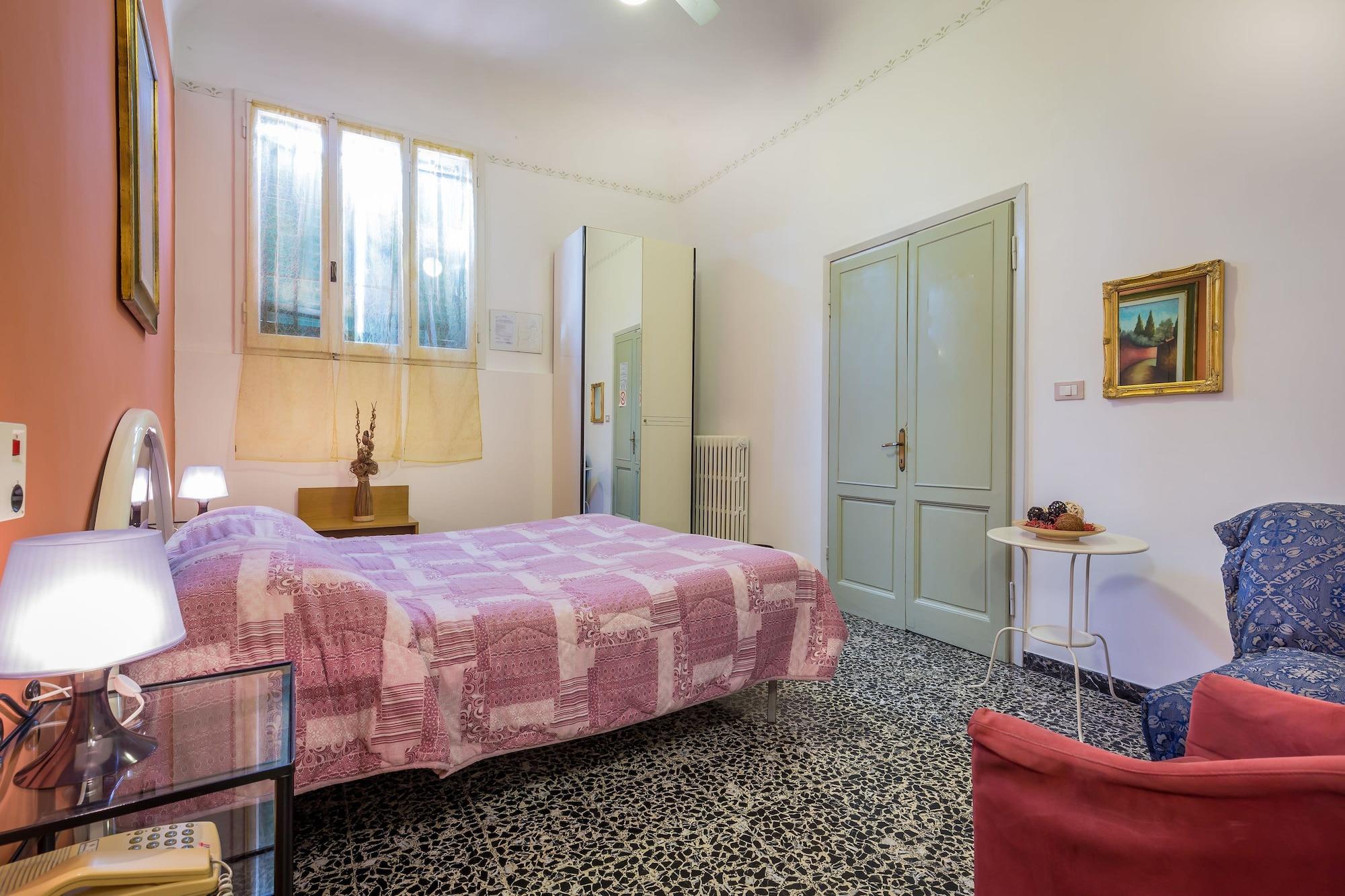 Ferretti Hotel 2*