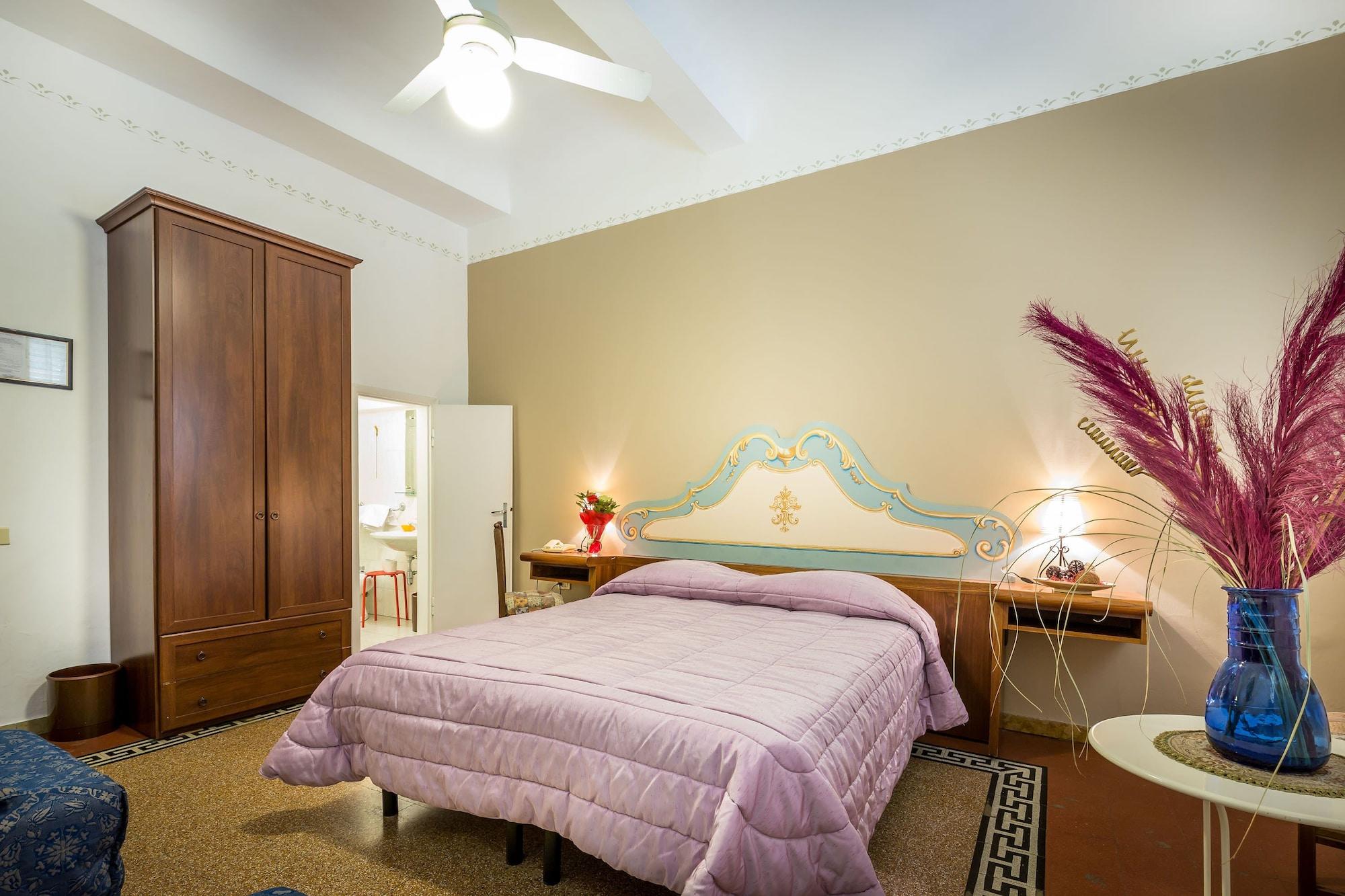 Hotel Ferretti 2*
