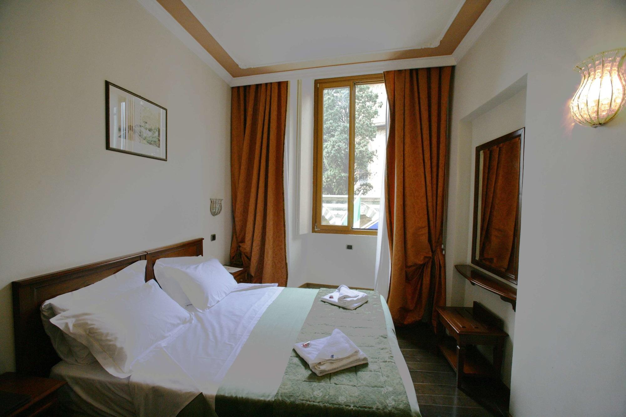 Domus Florentiae 4*