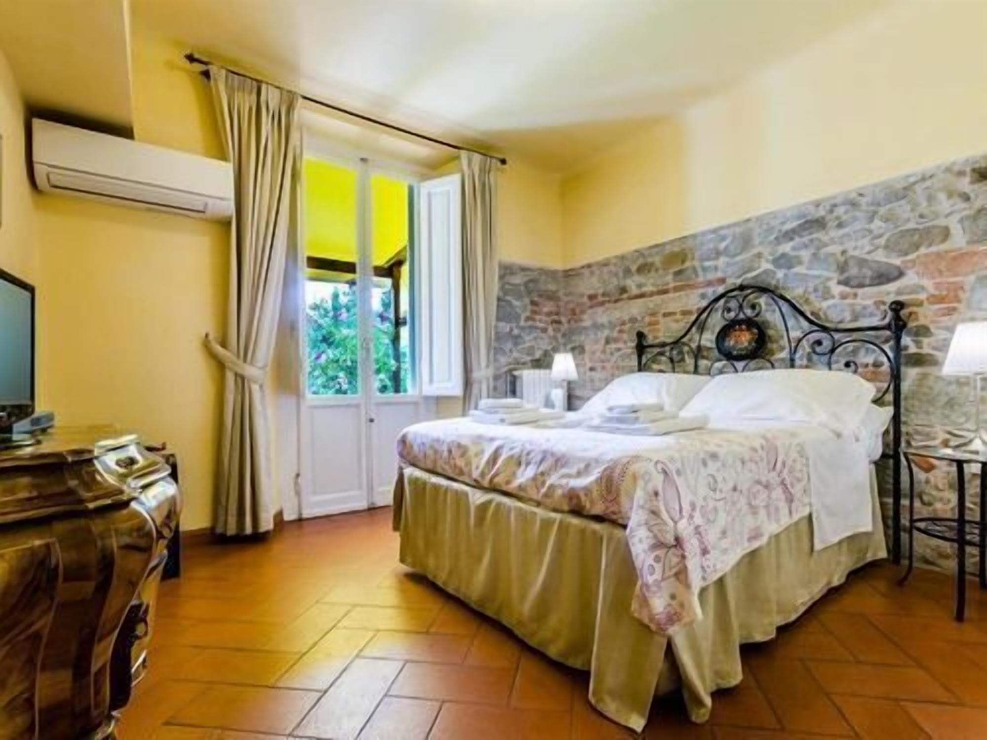 Acomodação com café da manhã  Sangaggio House 3*