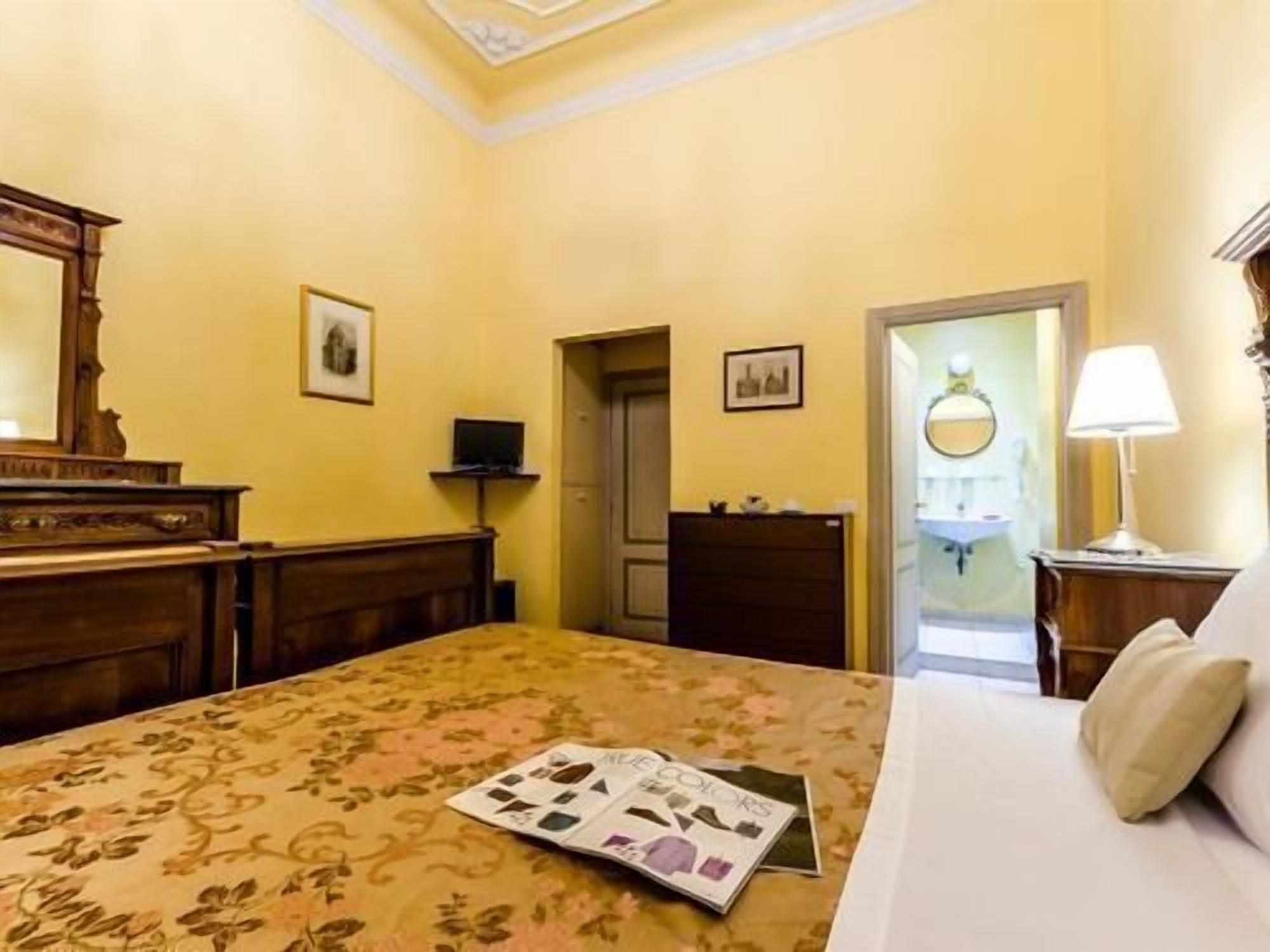 Acomodação com café da manhã  Sangaggio House 3*