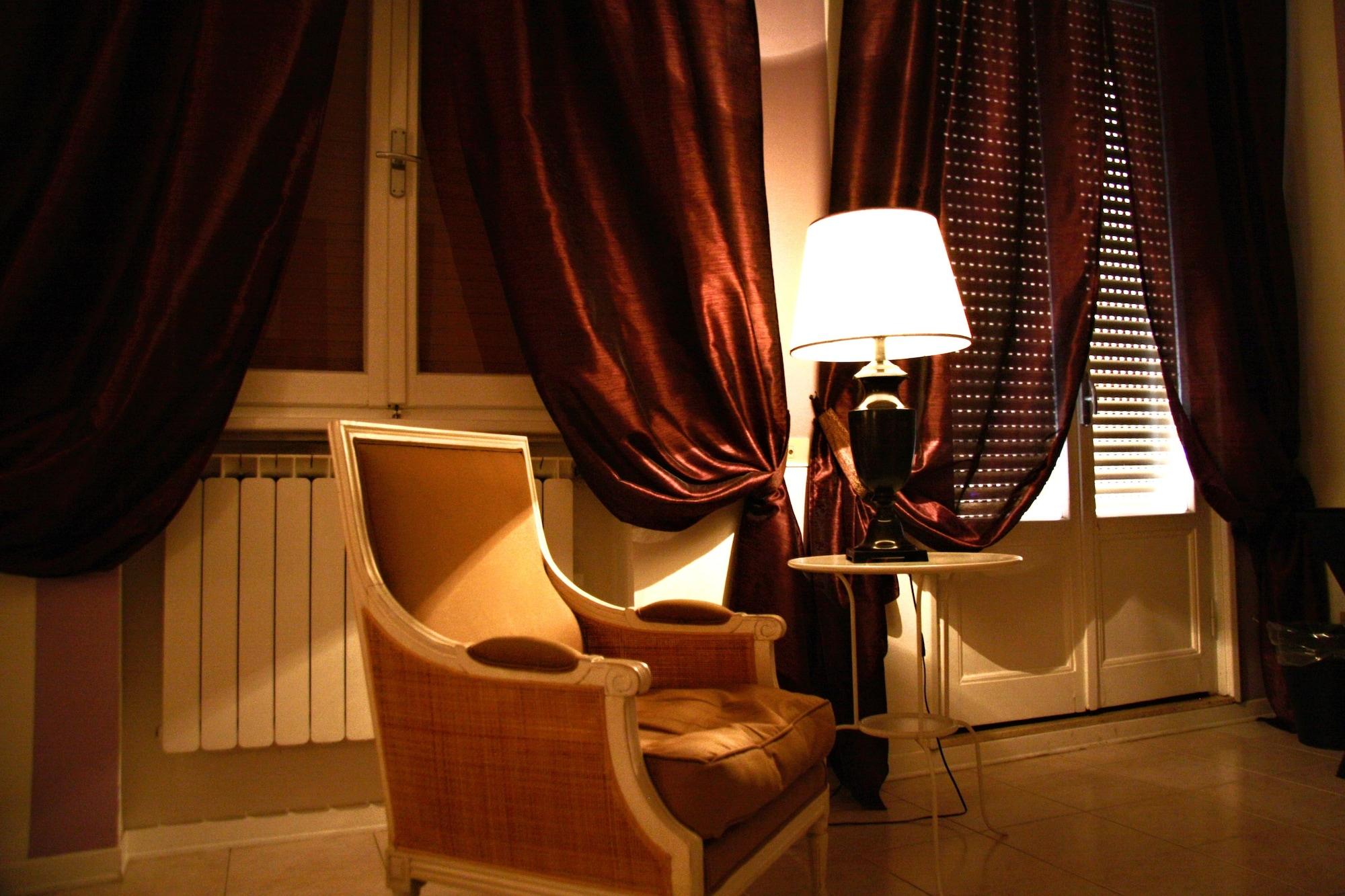 Alex Hotel