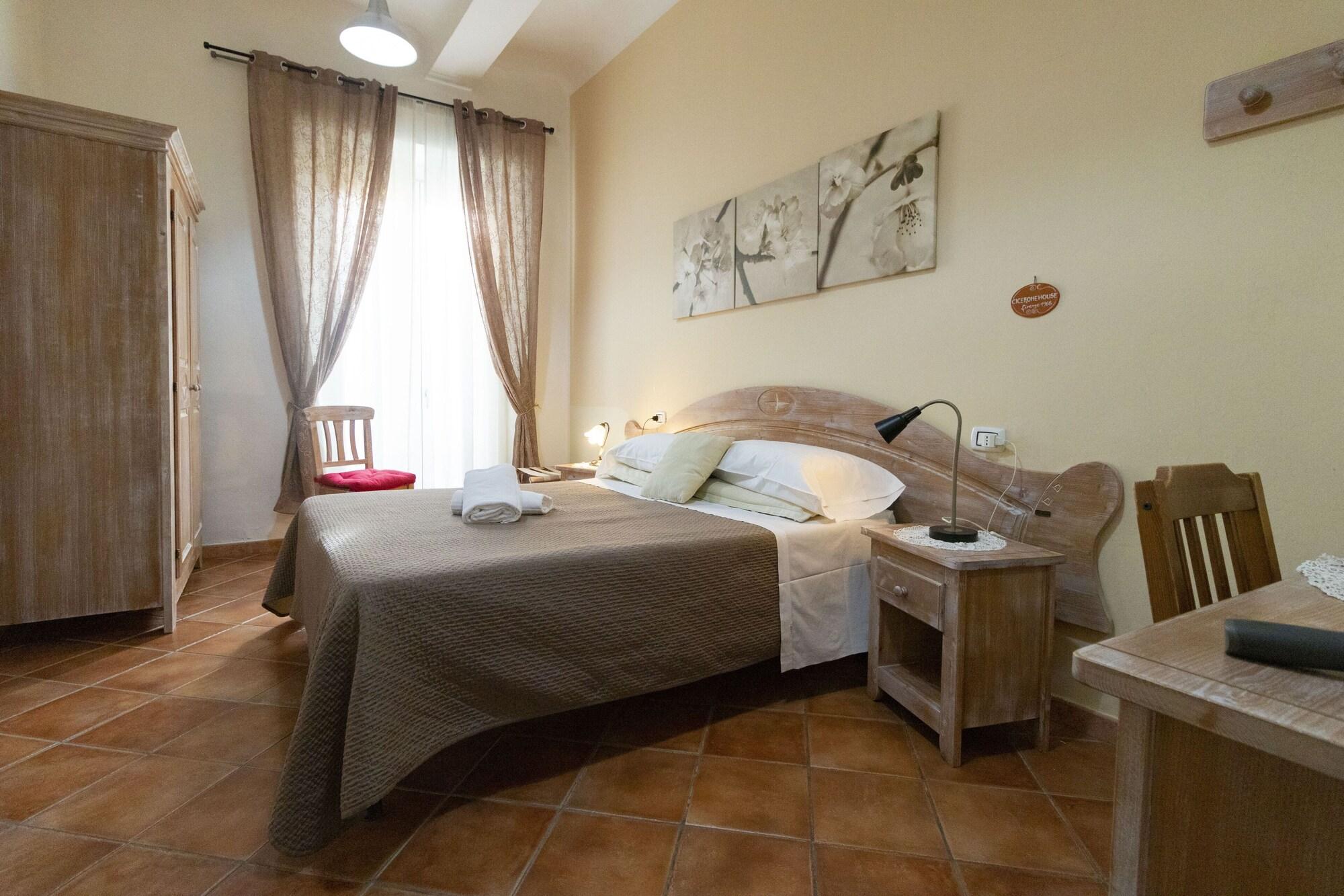 Couette-café Cicerone 3*