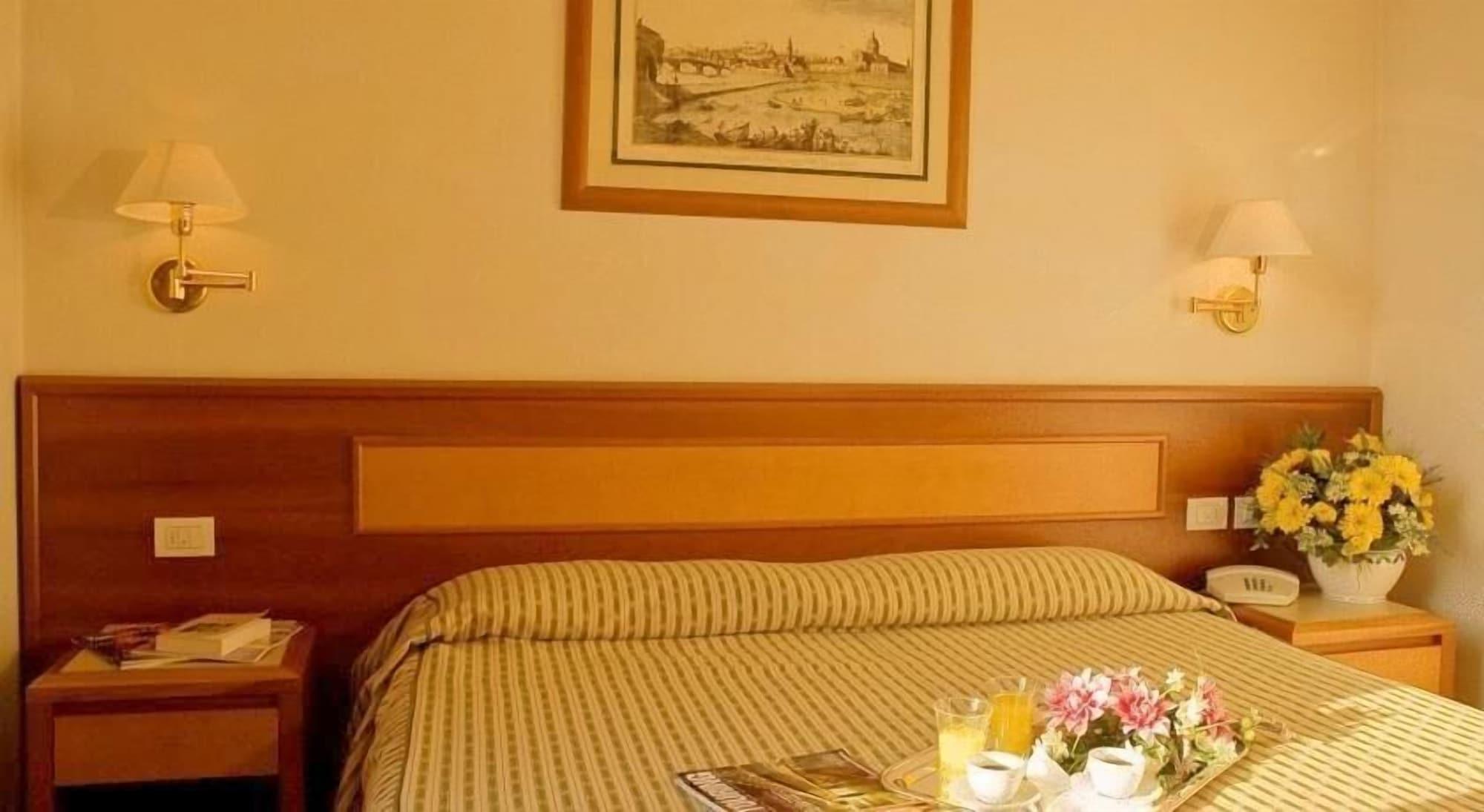 Hotel Bonifacio 3*