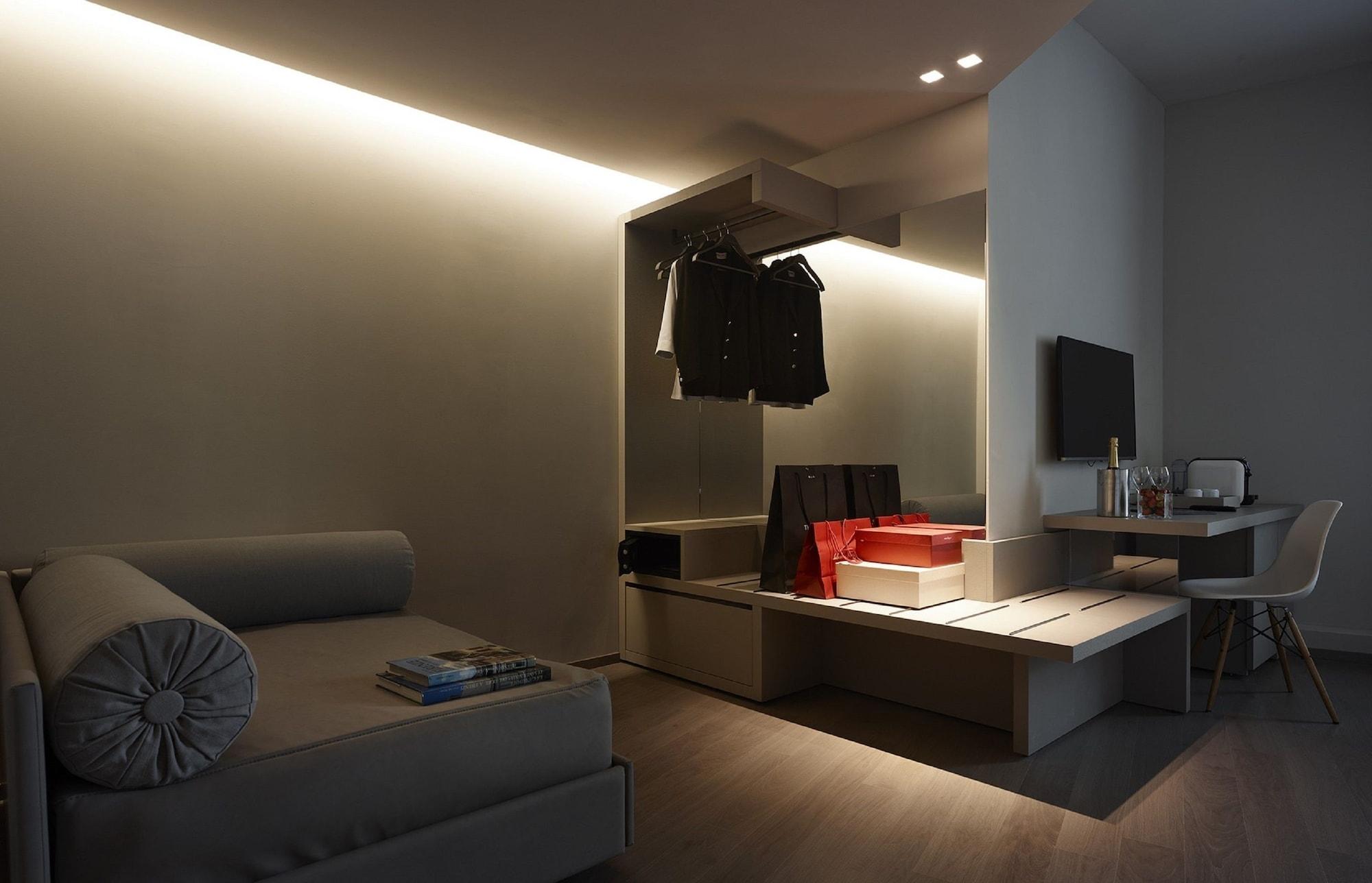 Glance In Hotel 4*