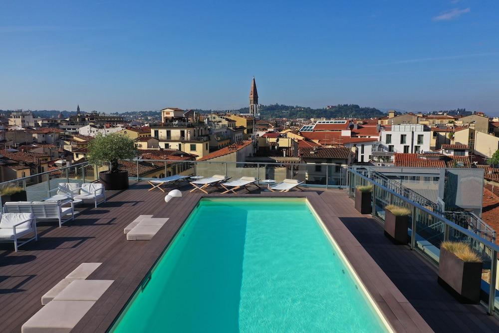 Glance In Firenze