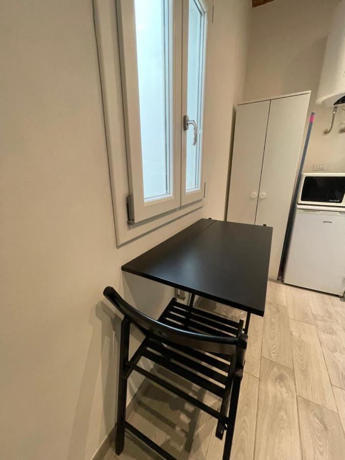 Roberto's Apartment. Piazza Santa Croce. Appartamento Firenze