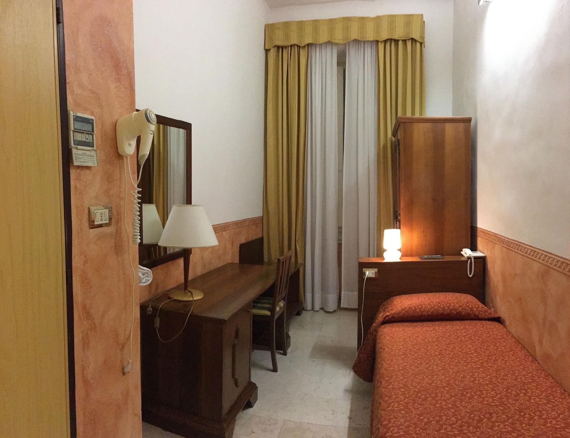 Olimpia Hotell 3*