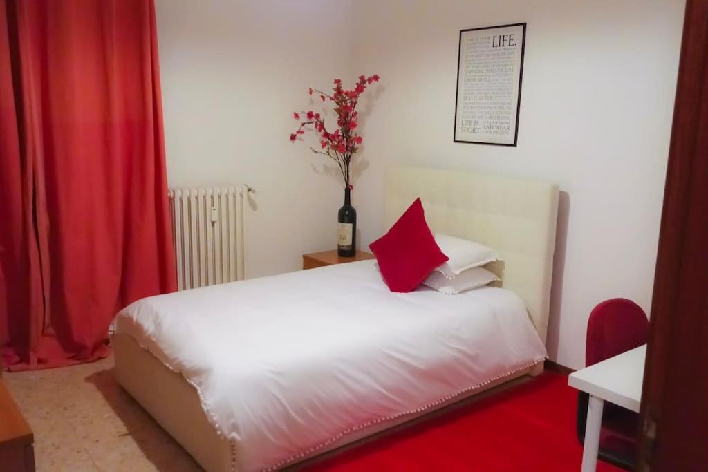 Unique & Beautiful Bedroom In Of Privat bolig *