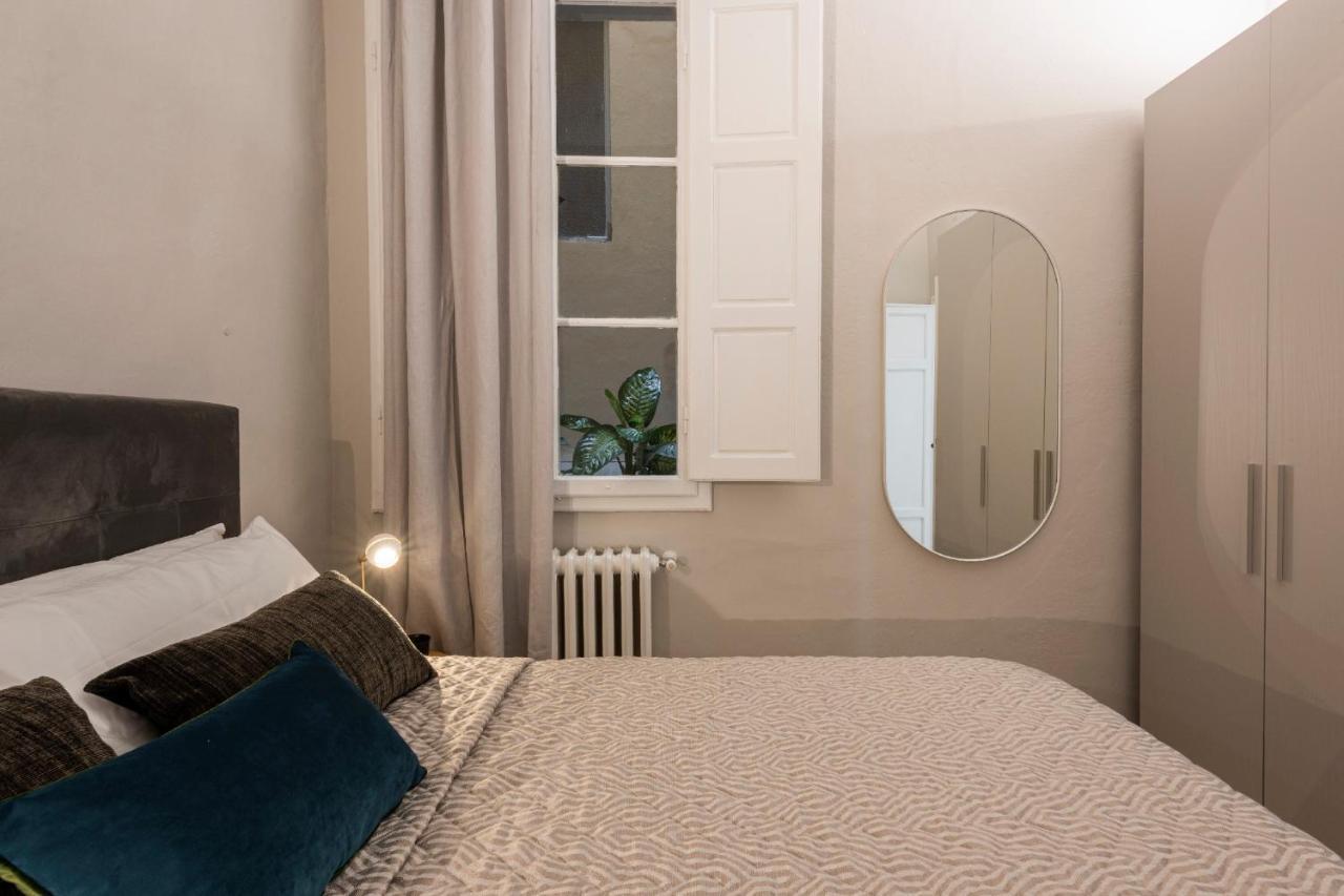 - Alfani Terrace * Florence