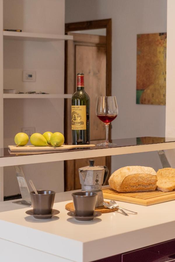 A Design Lover Flat In * Florença