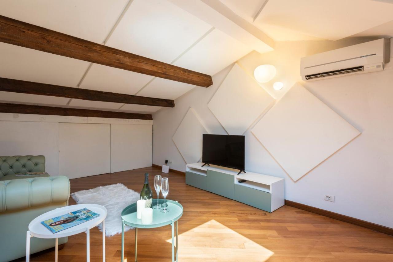 A Design Lover Flat In Apartamento *