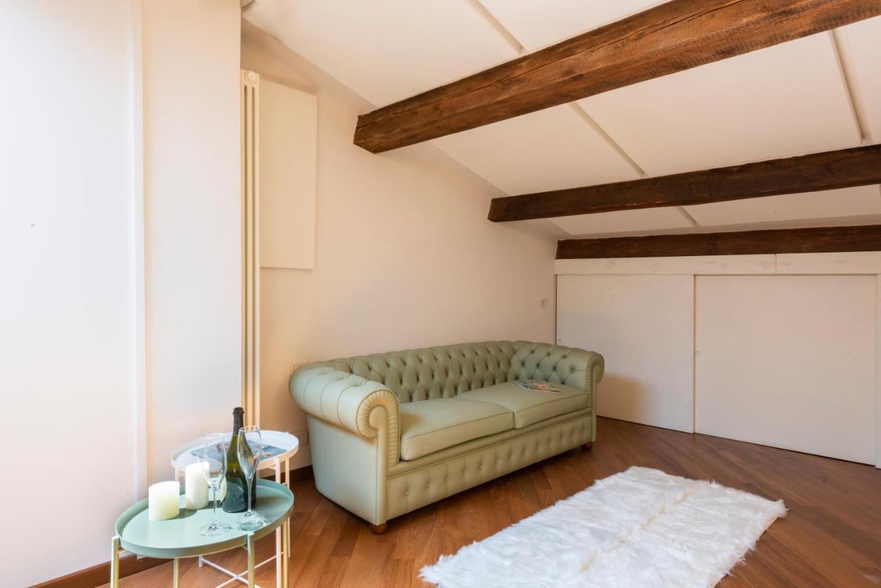 A Design Lover Flat In Florença