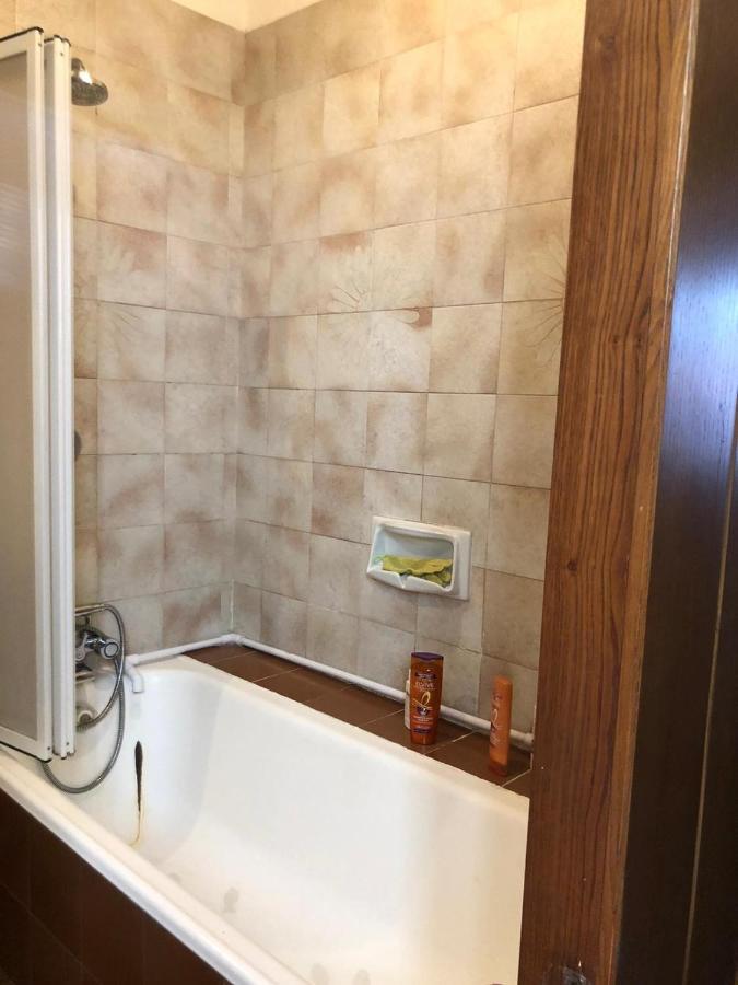 Privat overnatting Solo Traveller Bedroom In Homestays Center