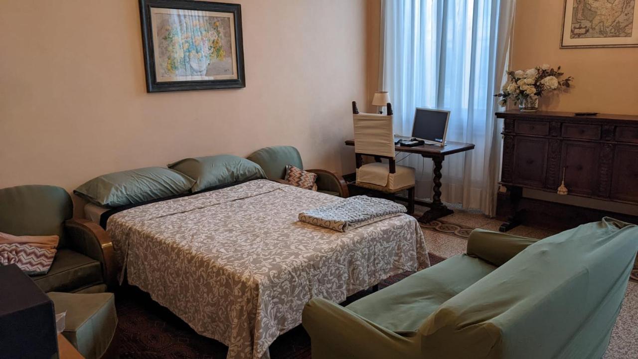 Gæstehus Double Bedroom In Beautiful 30's Style Firenze