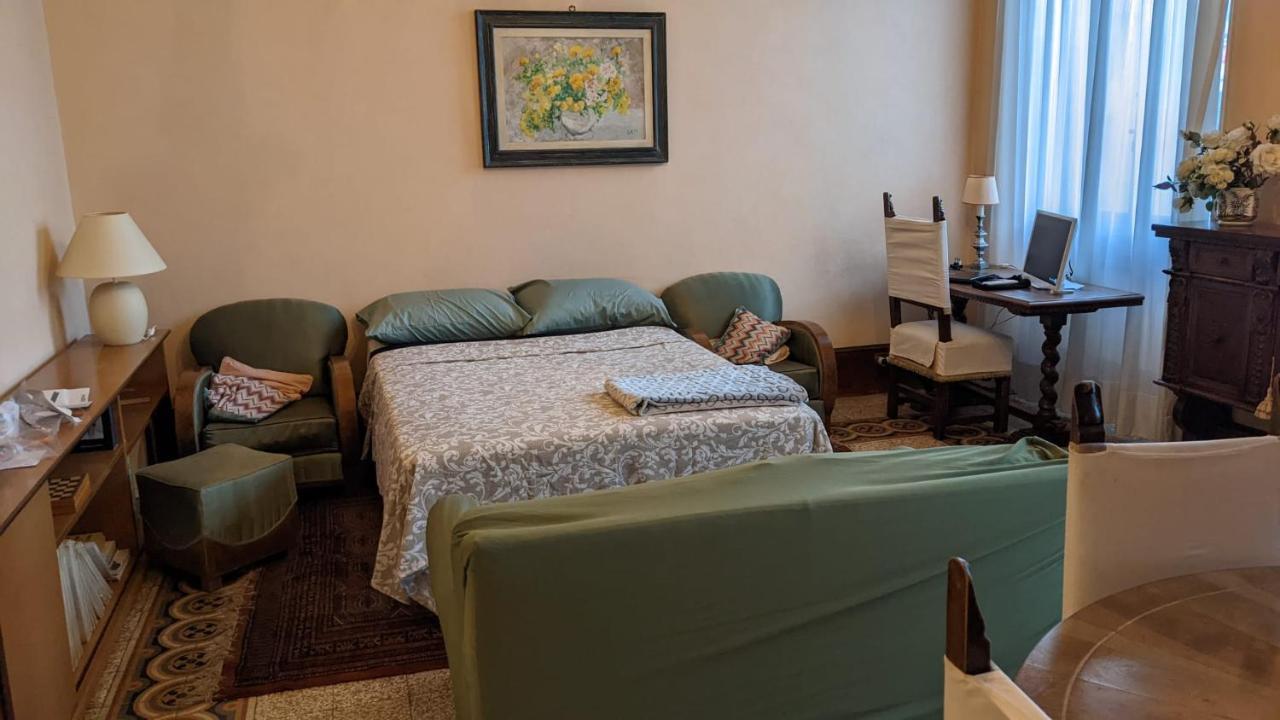 Double Bedroom In Beautiful 30's Style Gæstehus *