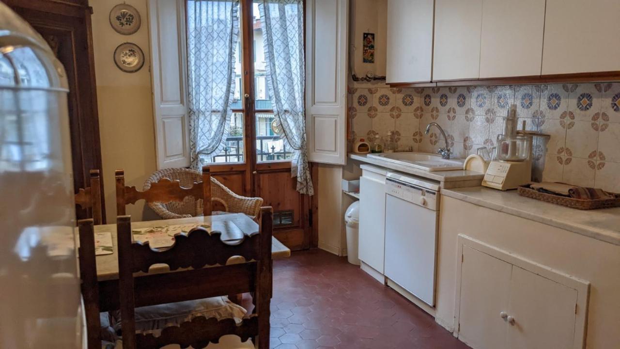 Gæstehus Double Bedroom In Beautiful 30's Style *