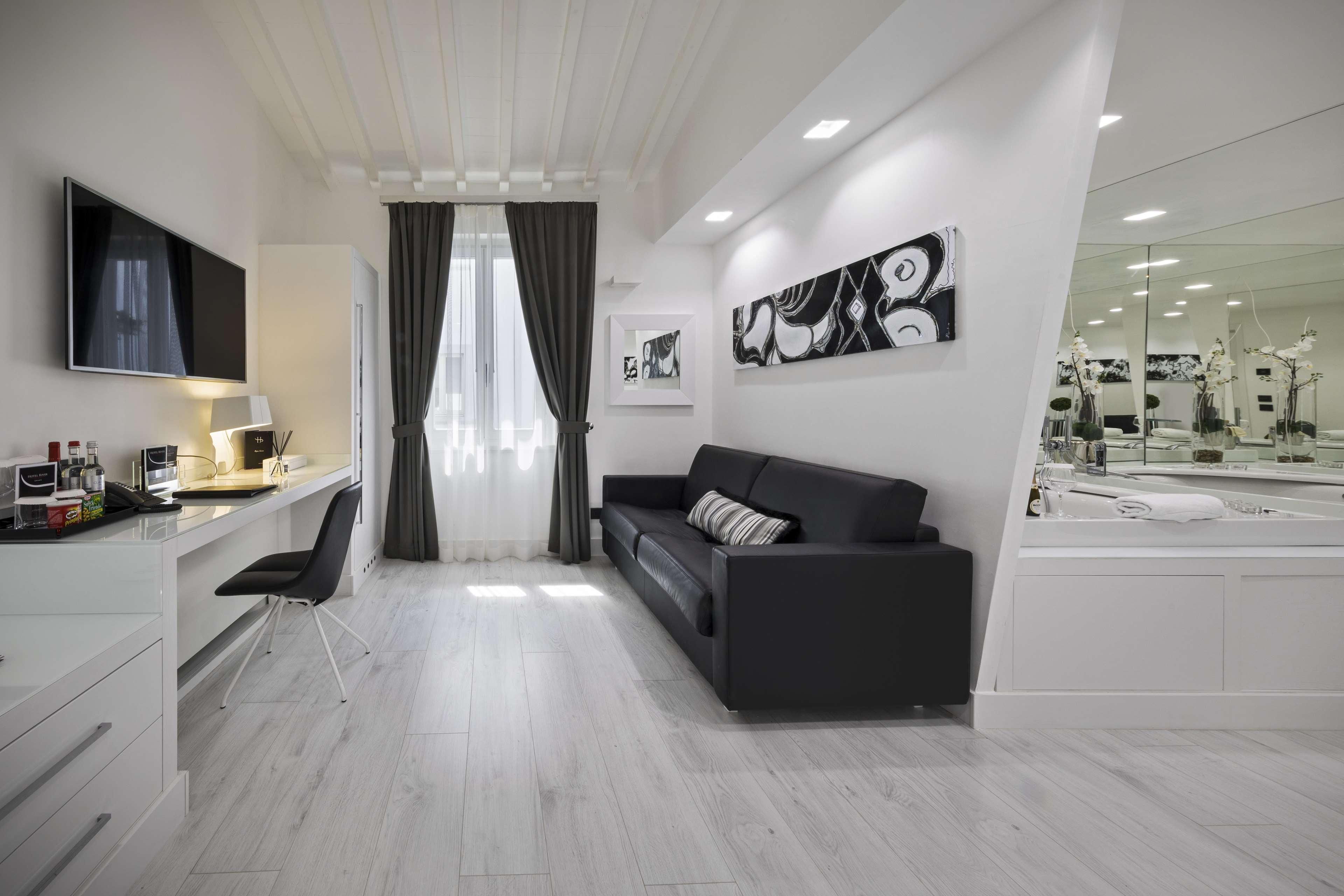 Lhp River & Hotel 5*