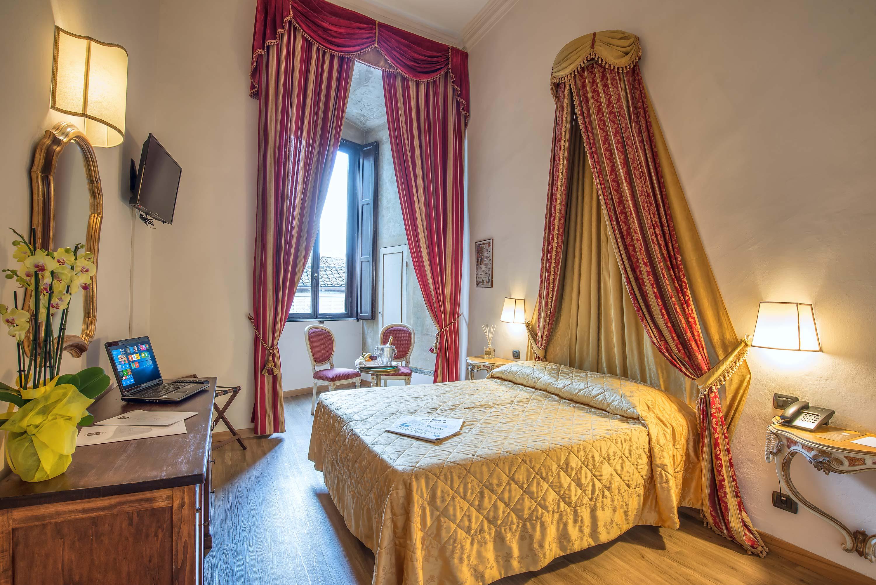 Paris Hotel