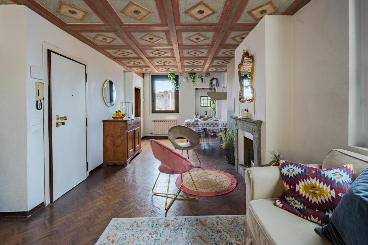 Charming Apartments: Historic Attic In Center Apartment