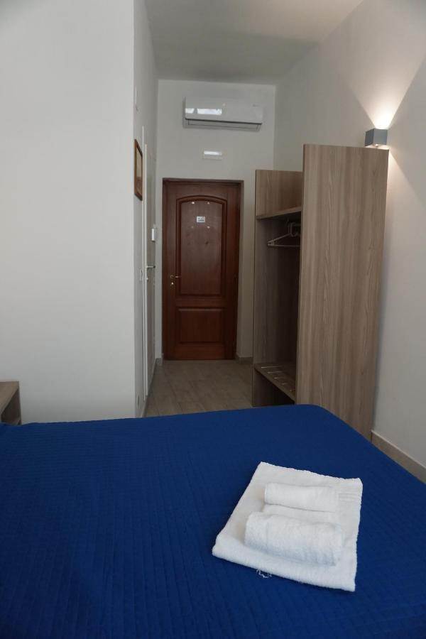 Guest house Holiday Rooms