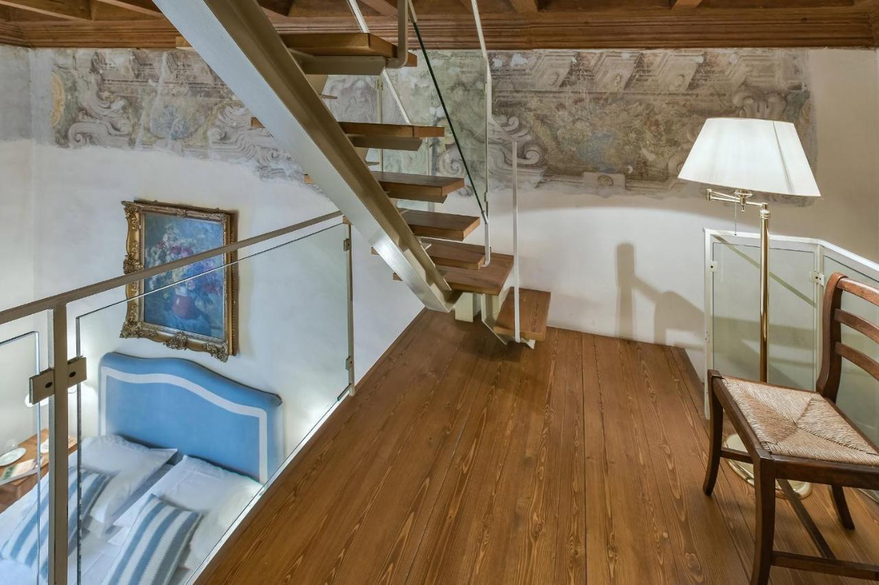 Tintoretto Frescoed Loft In The Oltrarno Appartamento