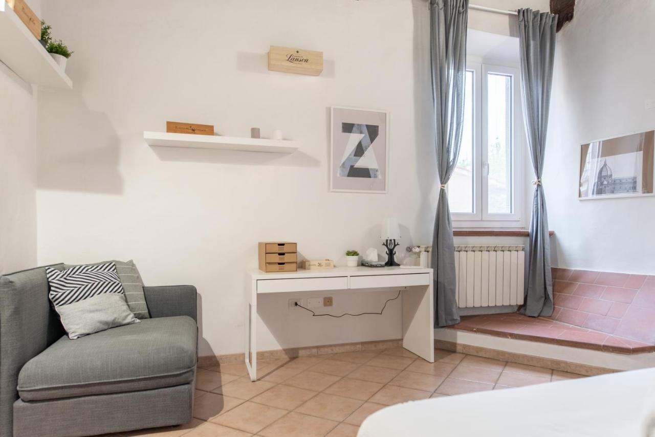 Appartement 2 Next To A Market And Piazza Santa Croce - Homeunity *