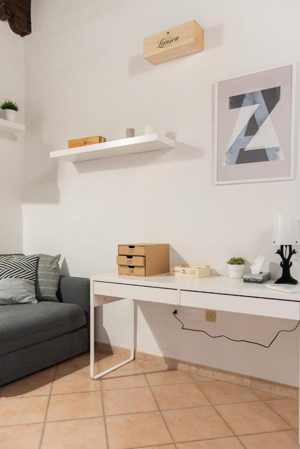 Appartement 2 Next To A Market And Piazza Santa Croce - Homeunity