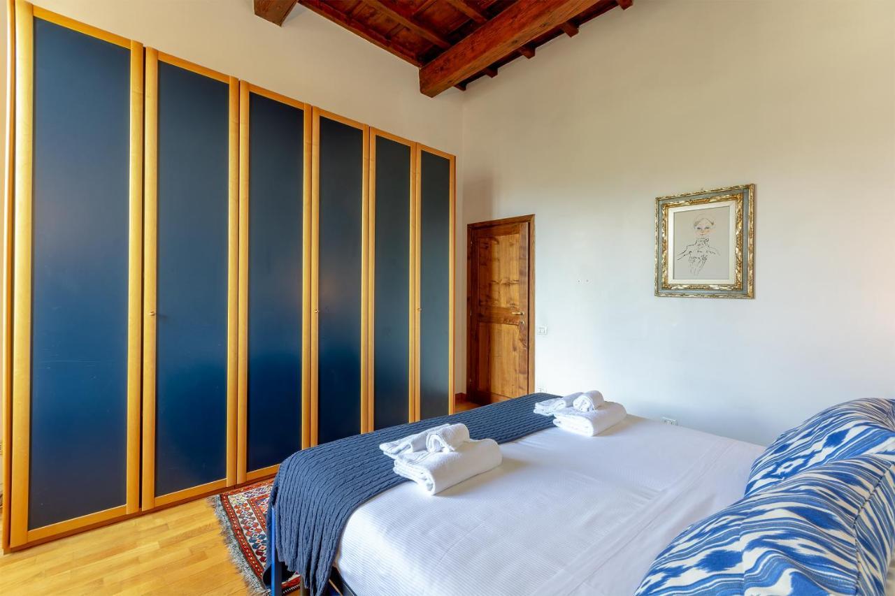 Apartment Discovering Florence