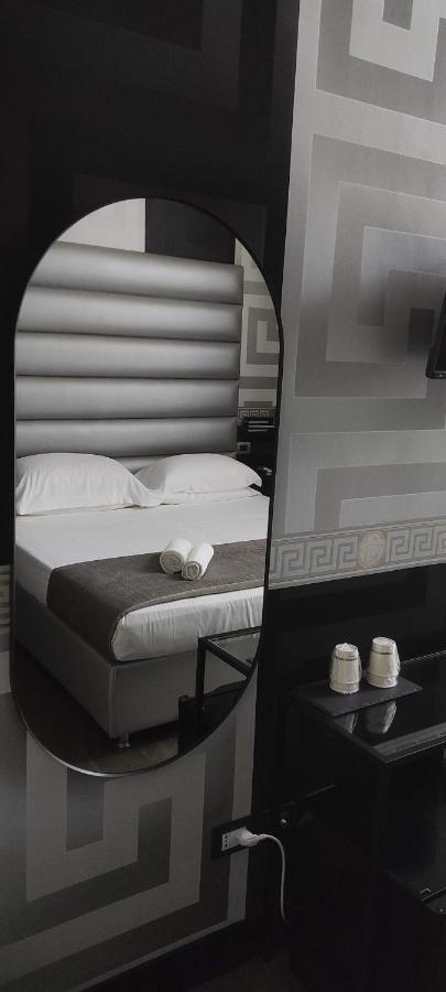 Hotell The One