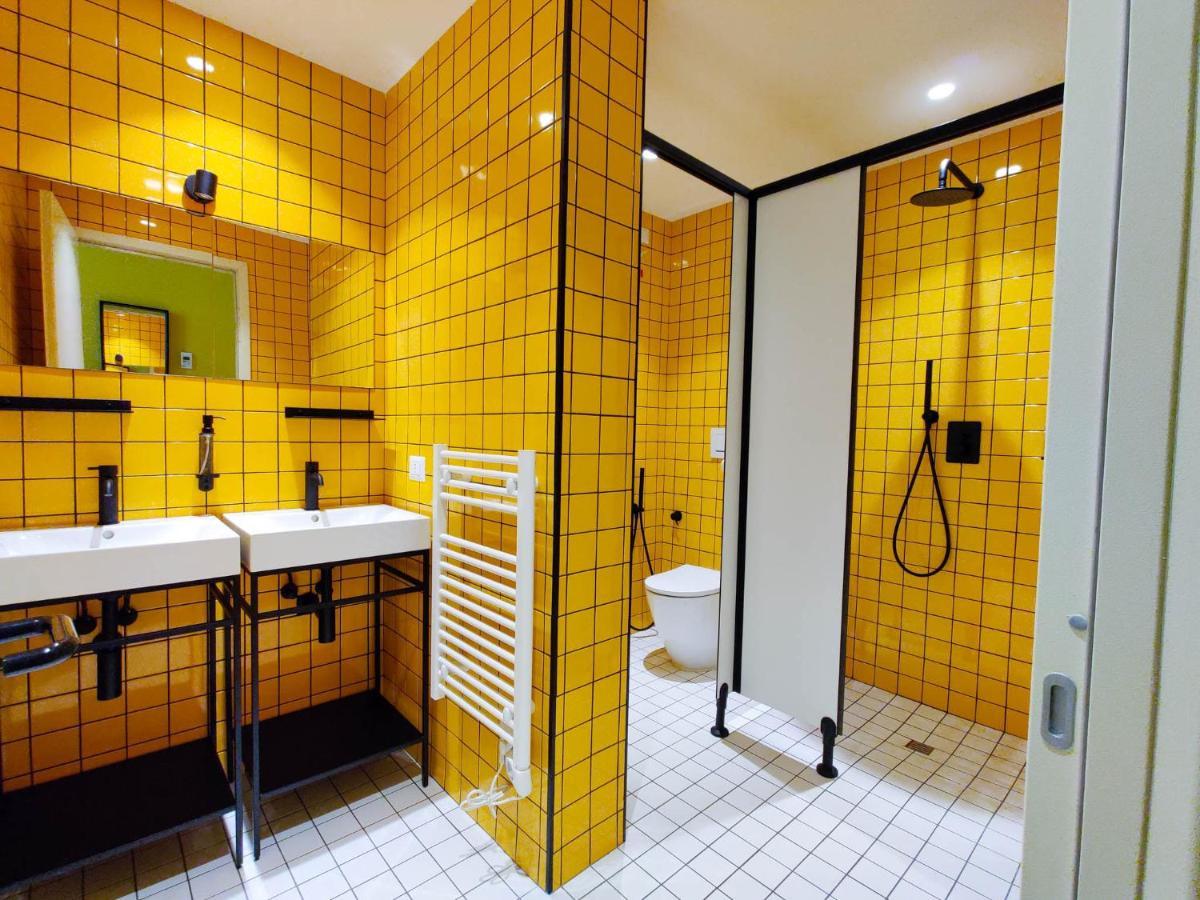 Hostel Yellowsquare *