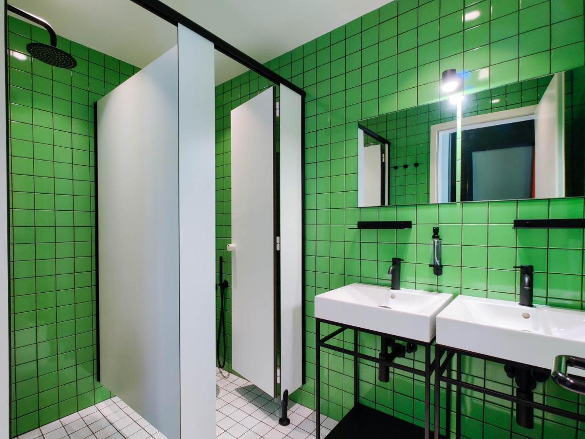 Yellowsquare Hostel *