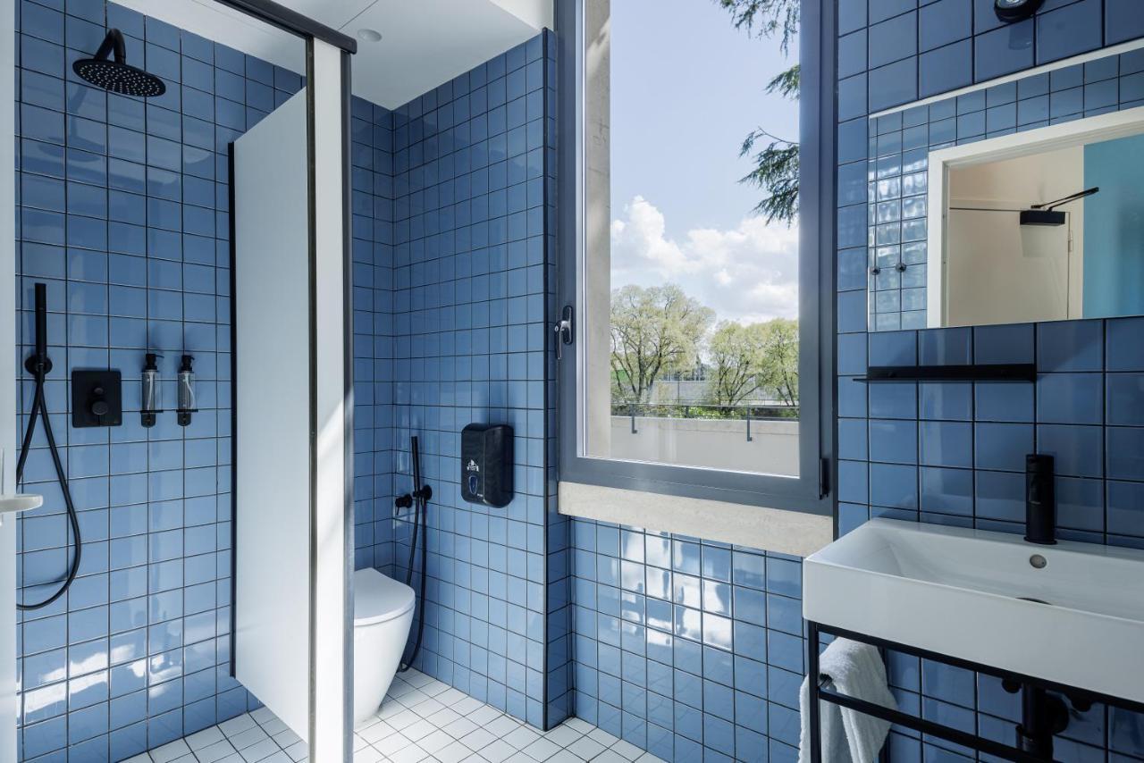 Yellowsquare Hostel *