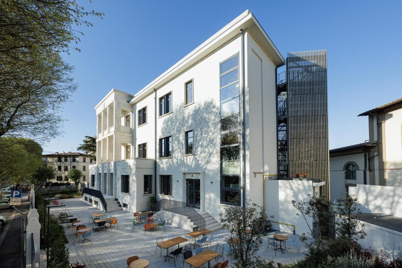 Yellowsquare Hostel *