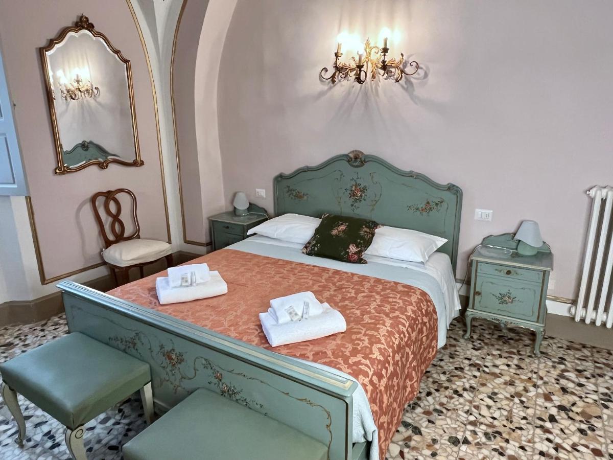 In The Center Of Guest house