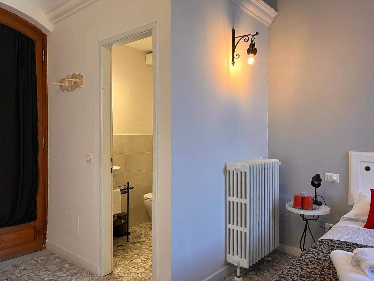 Guest house In The Center Of *
